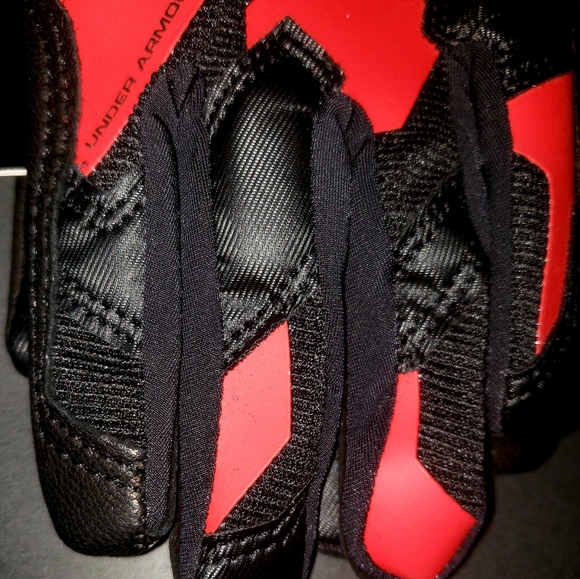 NWT! UNDER ARMOUR Men's RENEGADE Training Gloves! - Picture 4 of 9